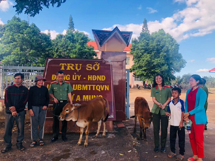Công an huyện ra mắt mô hình “3 đồng hành” tại xã Cư Amung